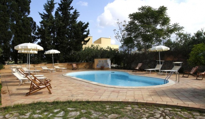 2 bedrooms appartement with shared pool furnished terrace and wifi at Paceco 3 km away from the beach