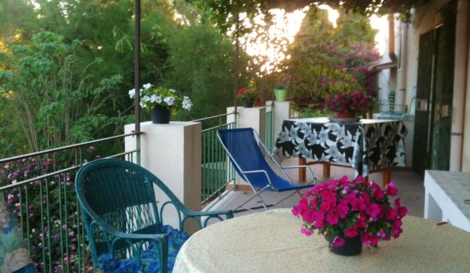 2 bedrooms house with enclosed garden and wifi at Sciacca 5 km away from the beach