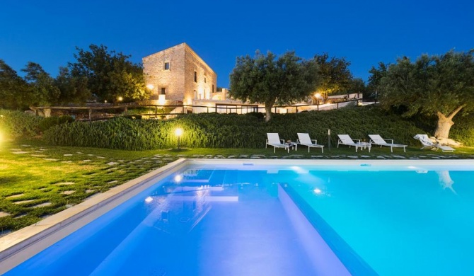 Scicli Villa Sleeps 8 Pool Air Con WiFi