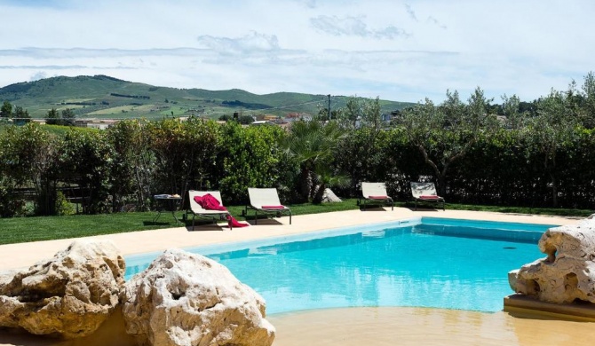 Luxurious villa with private pool near the archaeological and nature sites