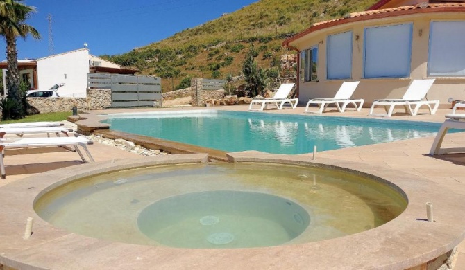 Villa Azzurra con piscina privata e idromassaggio