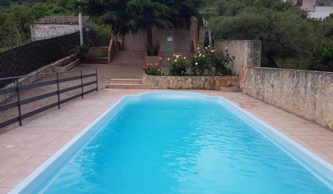 3 bedrooms villa with private pool and wifi at Caccamo