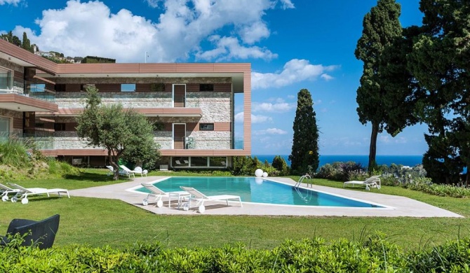 Taormina Apartment Sleeps 4 Pool Air Con WiFi