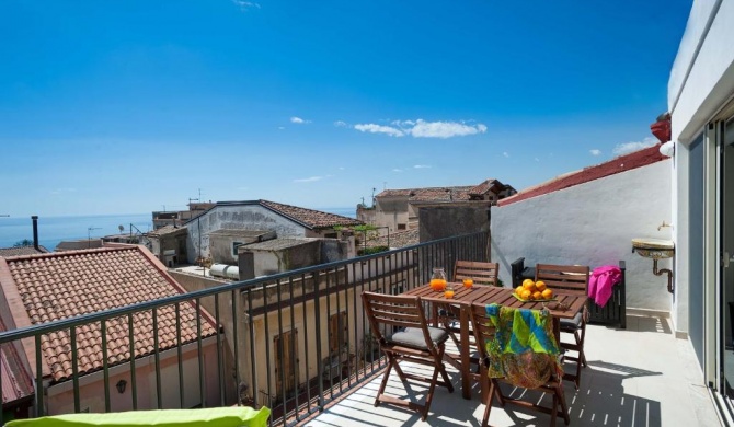 Taormina Apartment Sleeps 5 Air Con WiFi