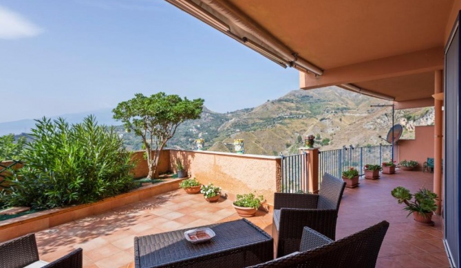 Taormina Apartment with Panoramic View