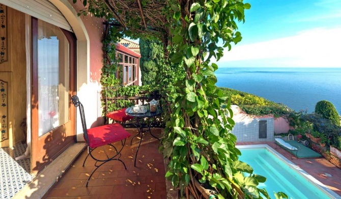 Taormina Villa Sleeps 6 Pool Air Con WiFi