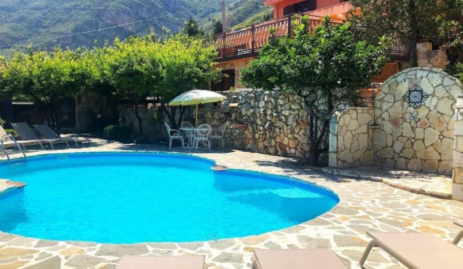 Lovely Holiday Home in Castellammare del Golfo with Pool