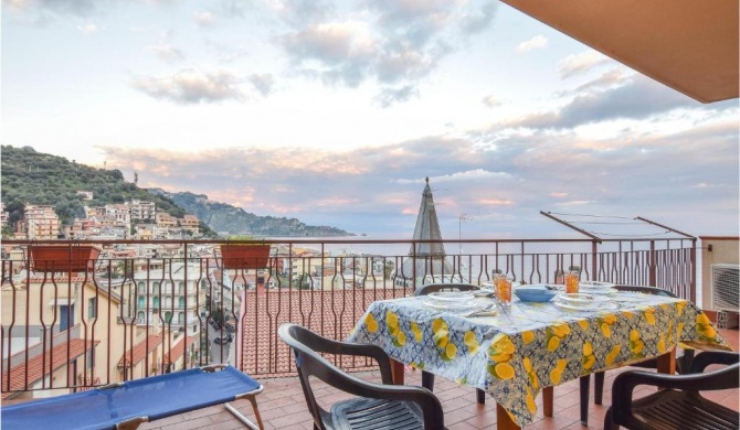 Nice apartment in Giardini naxos with 2 Bedrooms