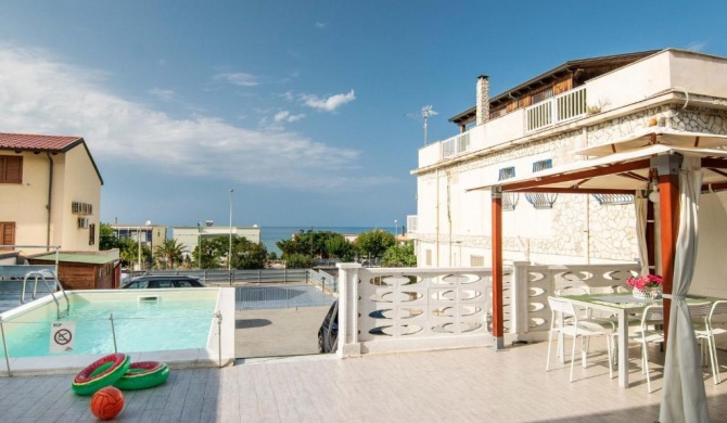 Apartment in Villa in Alcamo Marina with Swimming Pool
